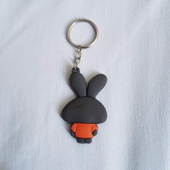 Porte clé lapin en silicone, recto-verso - photo numéro 3