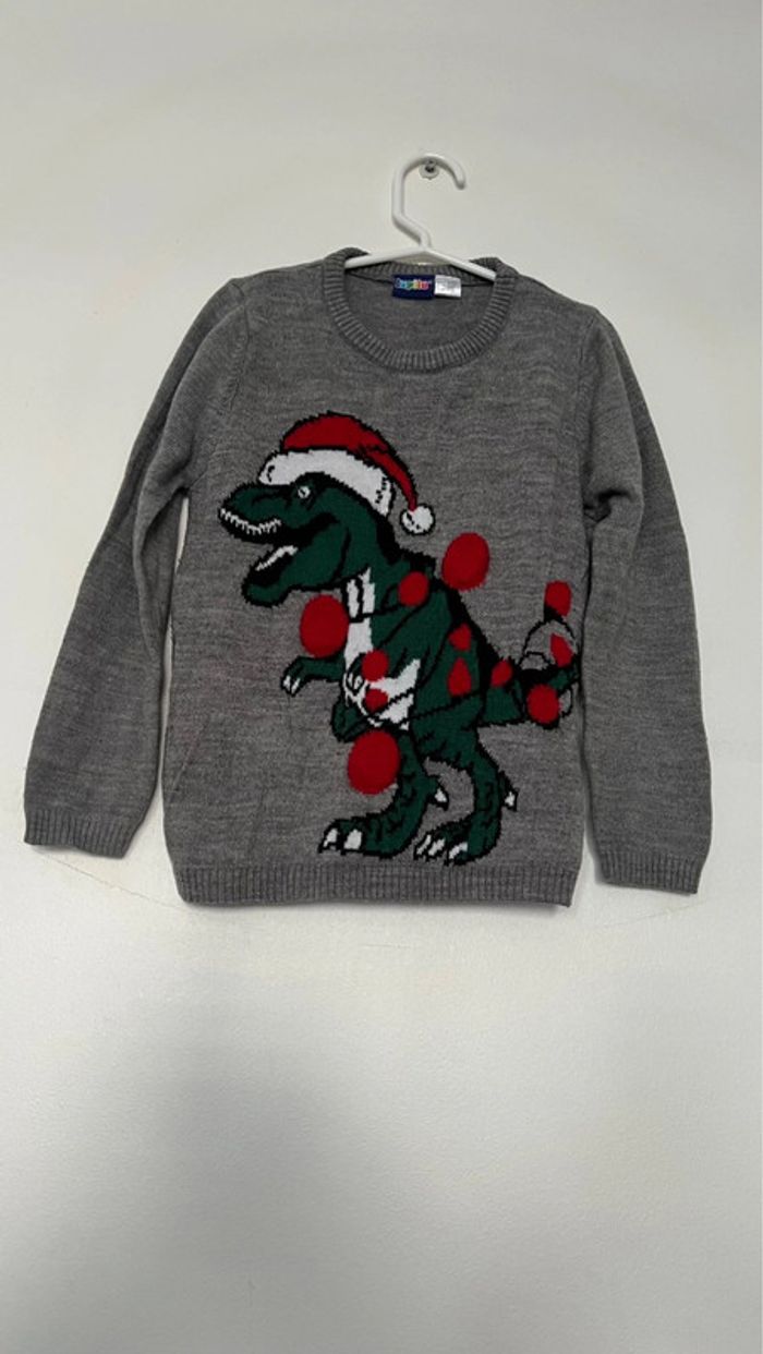 Pull en parfait état 100% acrylique marque lupilu 4/6 ans  avec led  lumineux