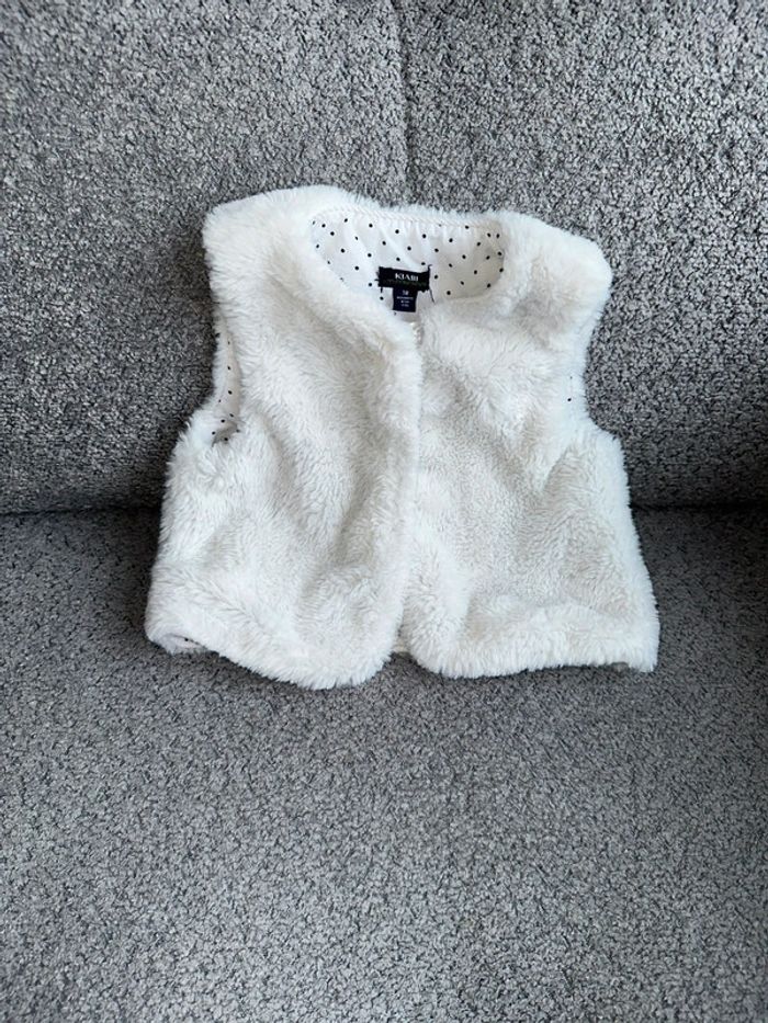 Veste fourrure sans manches blanche Kiabi