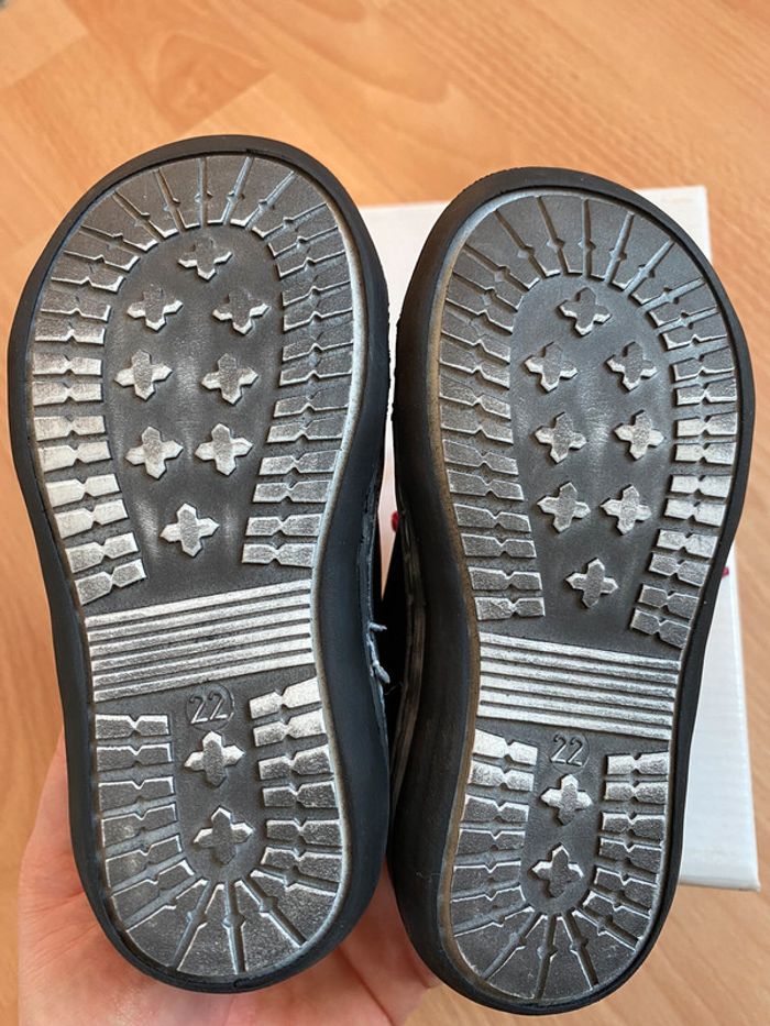 Jolie paire de chaussures/bottines en cuir T. 22 fille neuve avec boîte - photo numéro 10