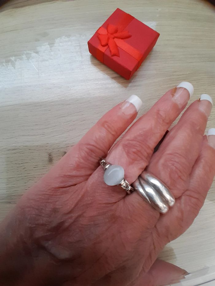 Bague avec Pierre de Lune portée par Bella dans Twilight - Taille 60 - US 10 - photo numéro 4