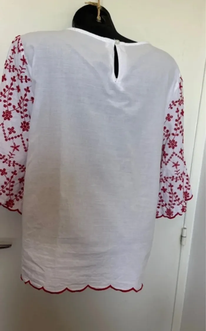 Blouse brodée - photo numéro 3
