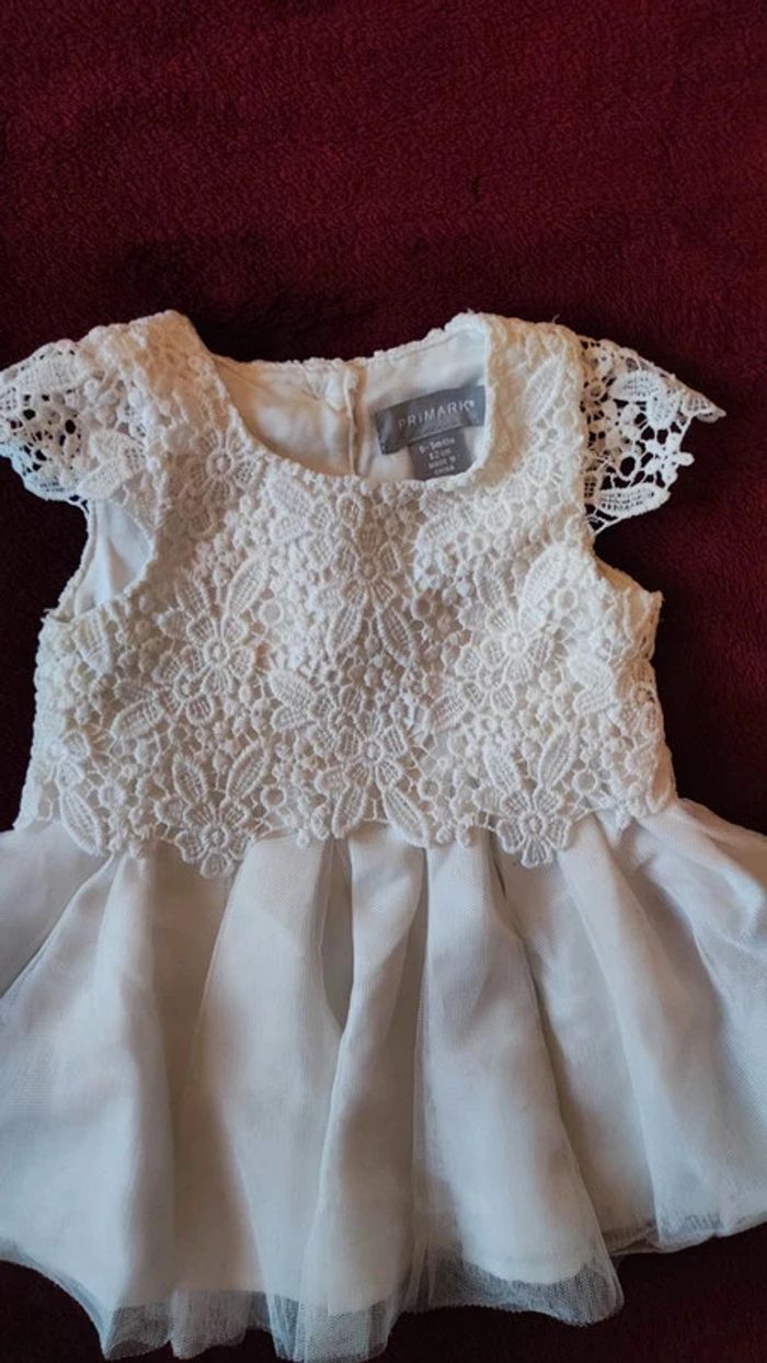 Robe blanche dentelle et tulle taille 3 mois