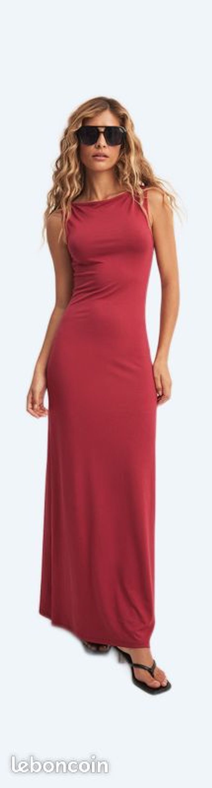 Robe longue bordeaux moulante – Sans manches – Taille S/M - photo numéro 2