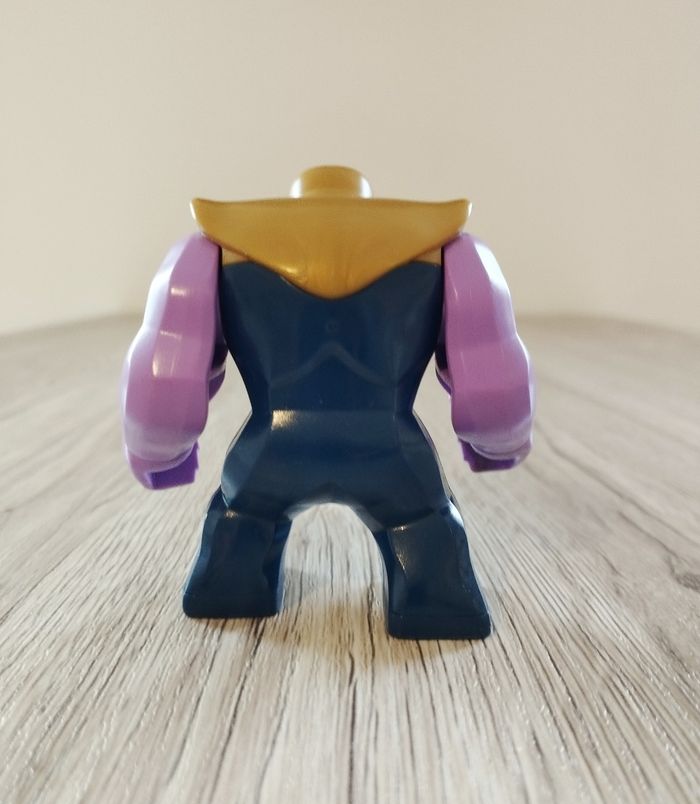 LEGO Marvel figurine Thanos - photo numéro 5