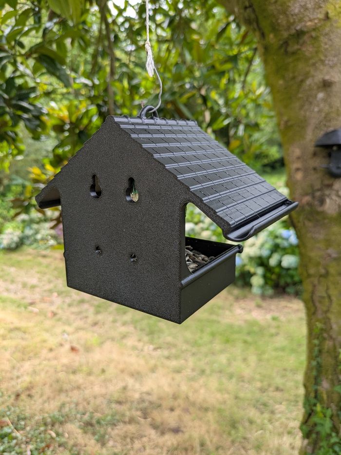 Mangeoire à oiseaux de la nature en forme de maison 🏠 noir - photo numéro 6