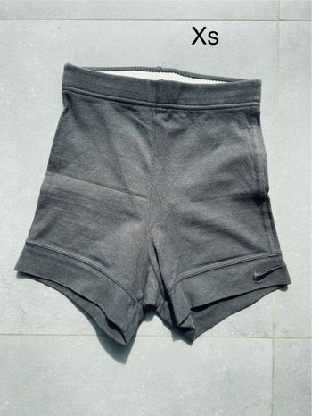 Short de sport femme Nike