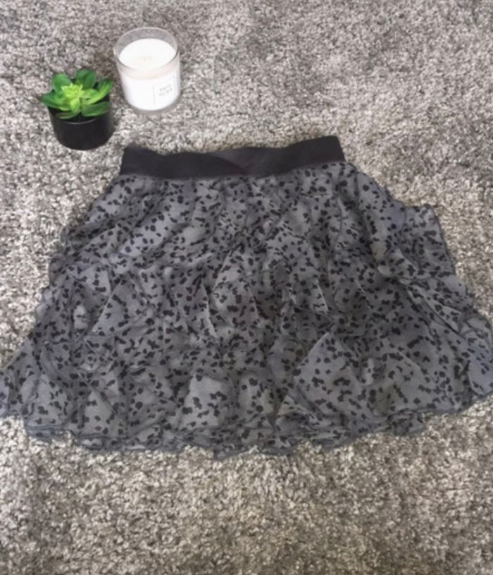 Jupe à froufrou à pois