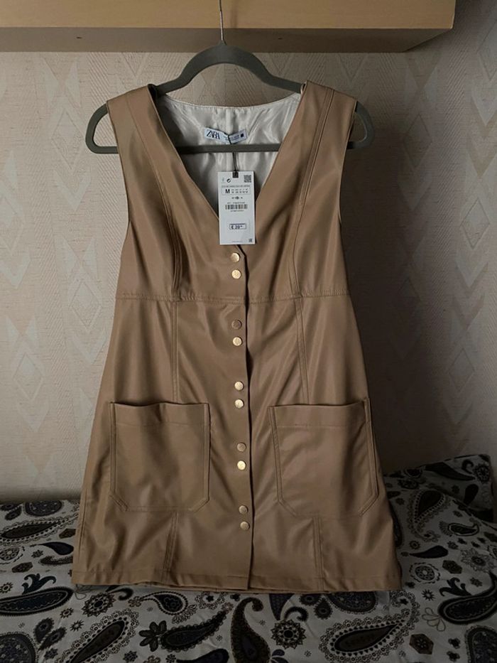 Superbe belle mini robe beige Zara neuve avec étiquette taille M - photo numéro 2
