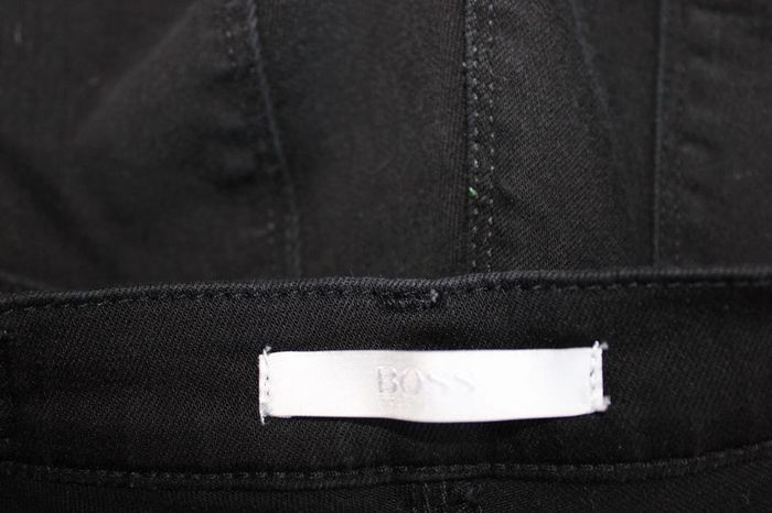 jeans skinny taille normale 7/8 éme  marque hugo boss taille indiquée 27 = 36/38 - photo numéro 5