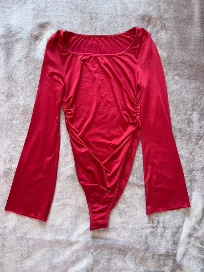 Bodies rouge femme à manches longues Shein taille 34 en très bon état. - photo numéro 3