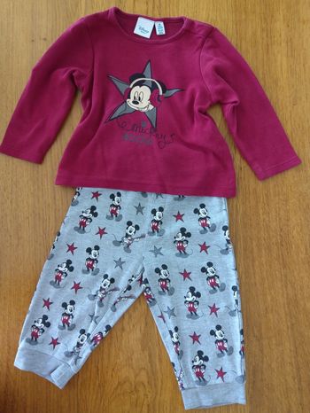 Pyjama/tenue d'intérieur Mickey 18 mois