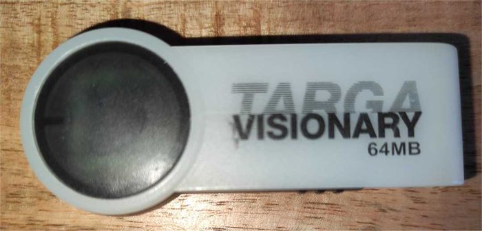 Clé USB 64MB Targa - photo numéro 3