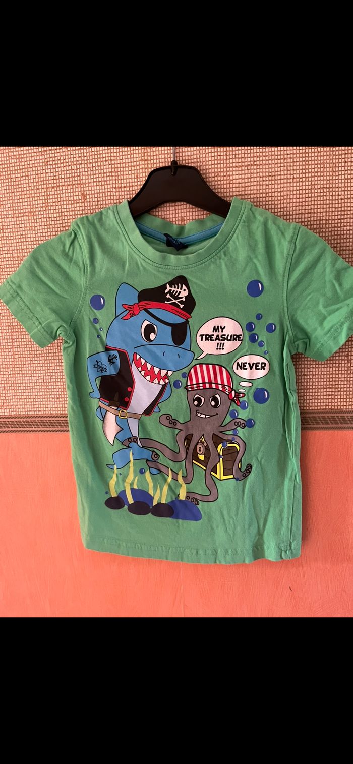 Tee-shirts requin