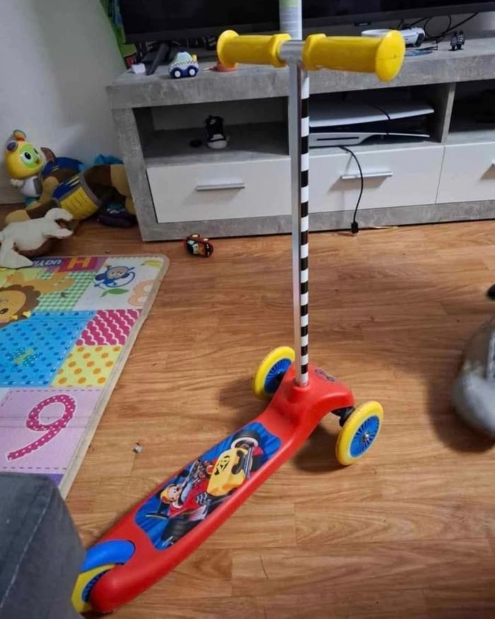 Trotinette mickey - photo numéro 2