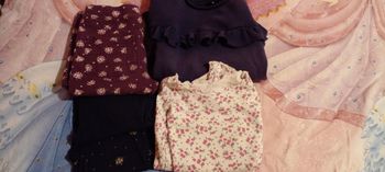 Lot de fille 8ans 1sweat 1manche longue et 3 pantalons