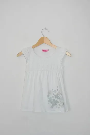 Tee-shirt blanc de chez Kiabi, taille 10 ans