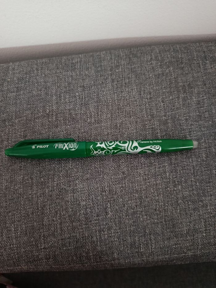 Crayon Frixion Pilot vert neuf