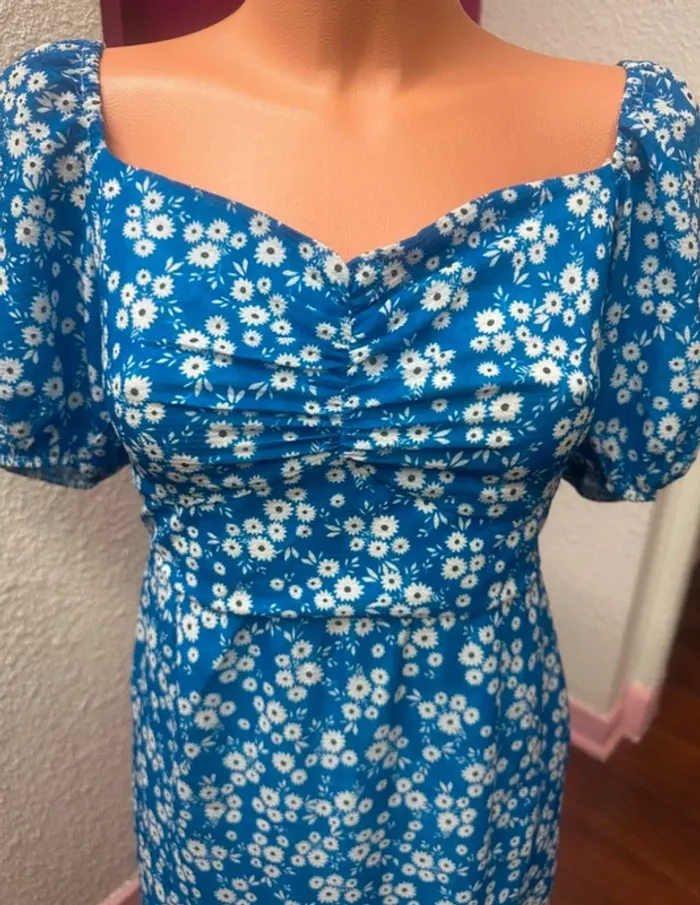Longue robe fleurie bleue - photo numéro 2