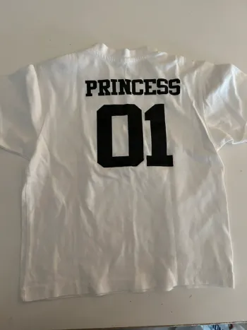 TEE shirt