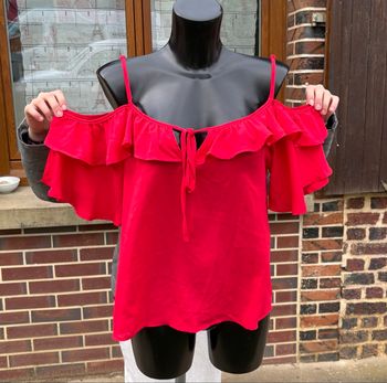 💋 Blouse épaules dénudées à volants Taille 36 