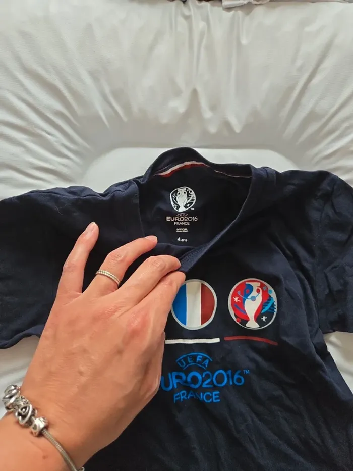 Tee shirt euro taille 4 ans - photo numéro 4