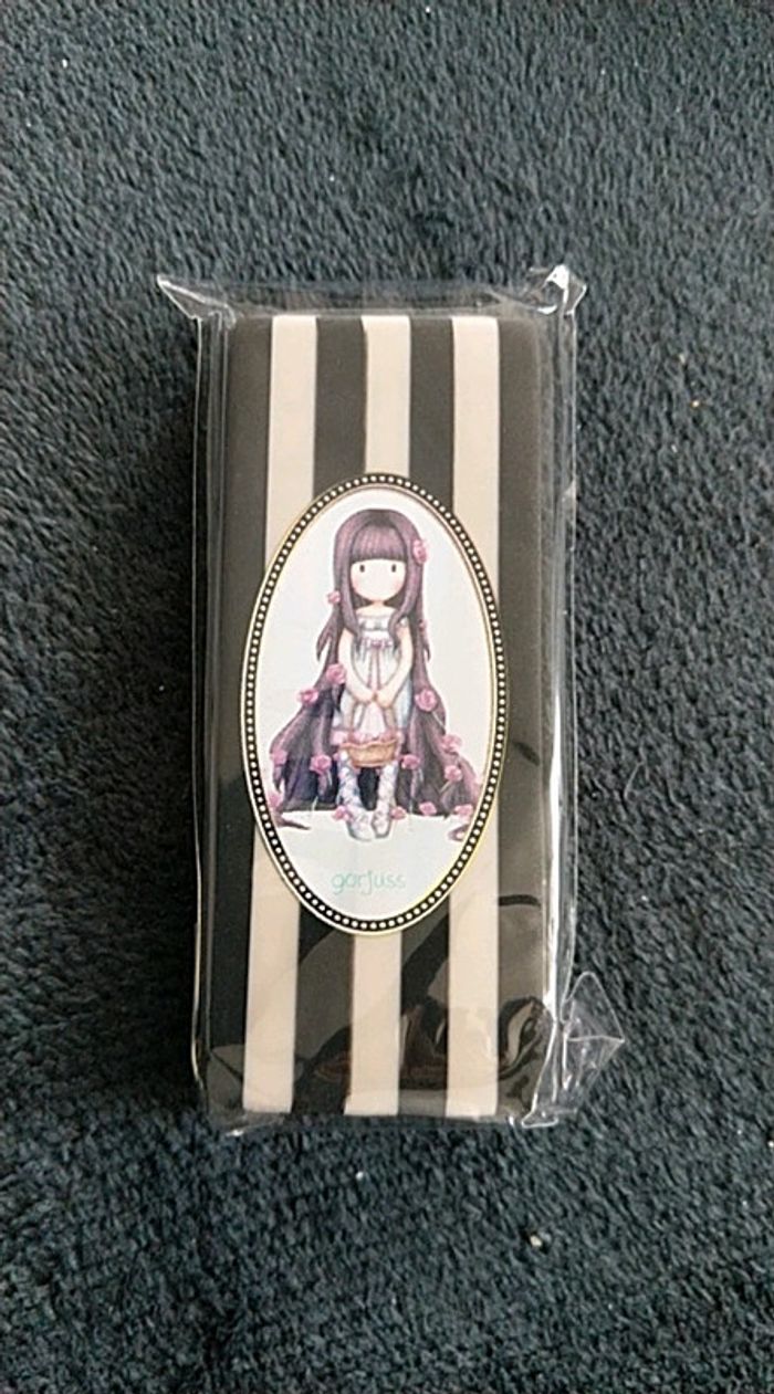 Gomme maxi Santoro neuve