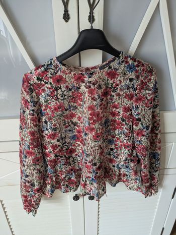 Blouse transparente à fleurs