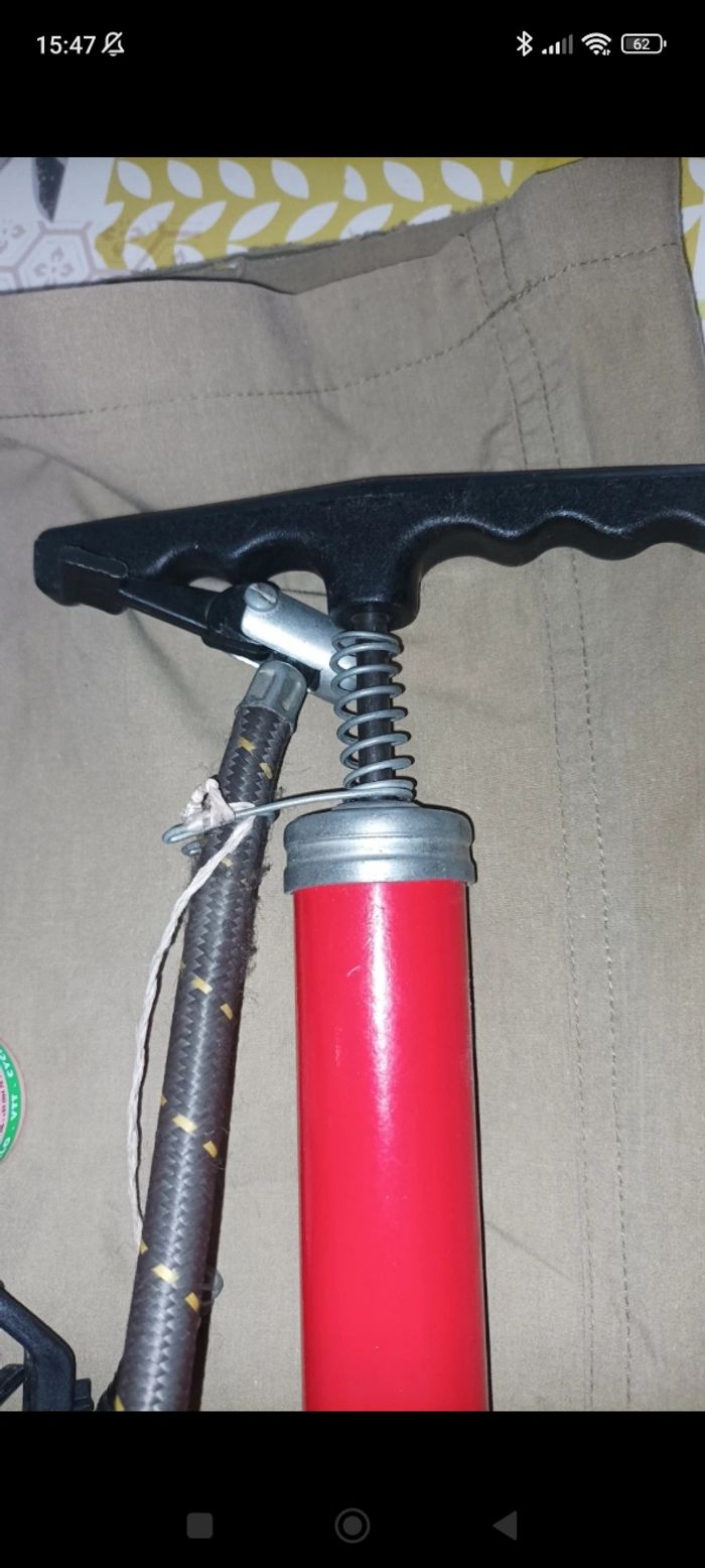 Pompe à vélo + matériel réparation crevaison vélo - photo numéro 4