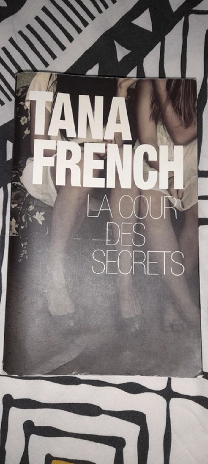Livre La cour des secrets- Tana French