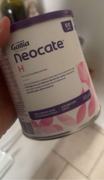 4 boîtes de Neocate 0-12 mois