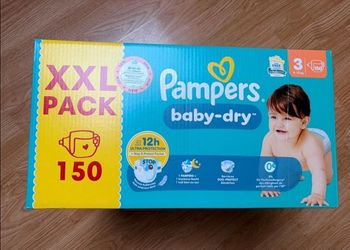 Pack XXL de couches pampers. Taille 3