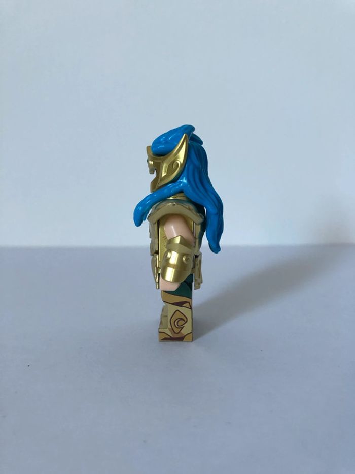 Figurine type lego Chevalier du Verseau. Les chevaliers du zodiaque. Saint Seiya - photo numéro 2