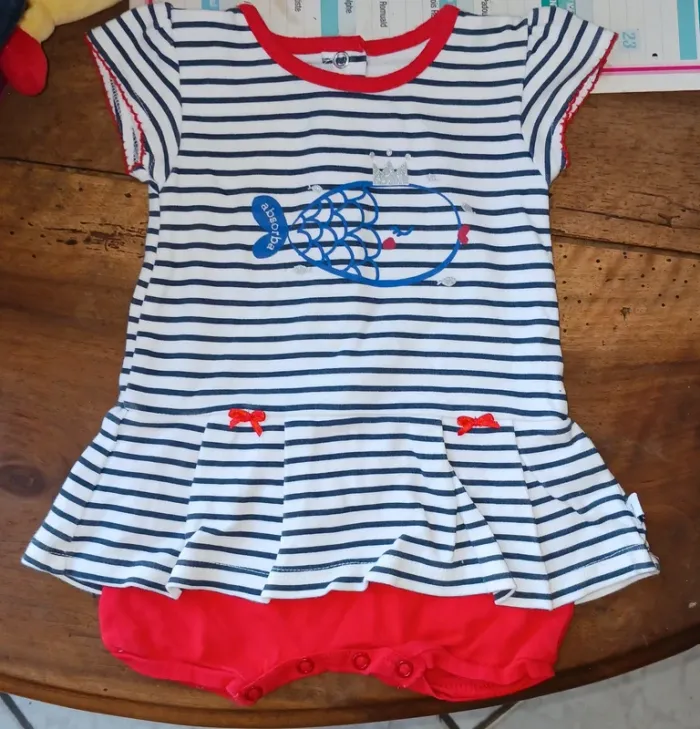 2 robes 👗 body bébé taille 1mois absorba - photo numéro 7