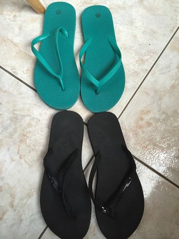 Lot de 2 paires de tong 36