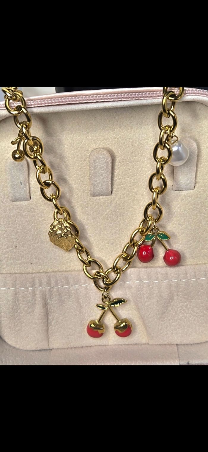 Collier chaîne en acier inoxydable à breloques Cerises et Perle
