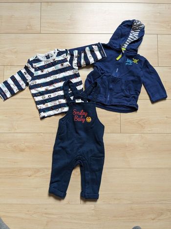 Lot salopette et tee-shirt Smiley et sweat à capuche 6 mois