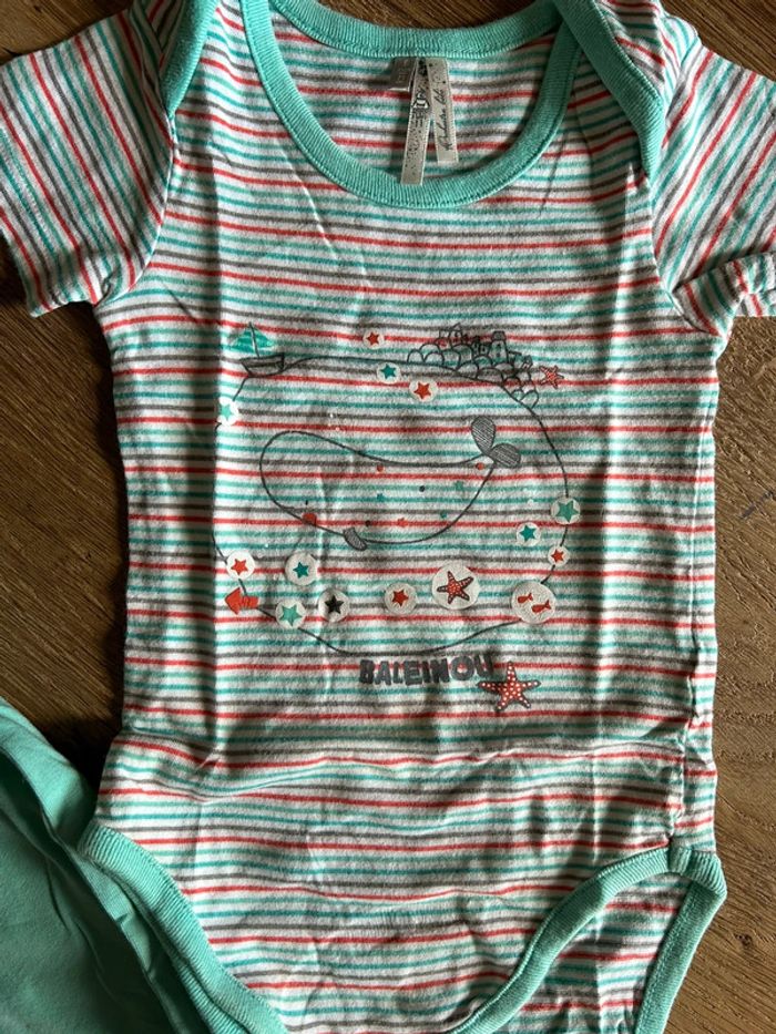 Lot 2 bodies été garçon parfait état 9 mois - photo numéro 3