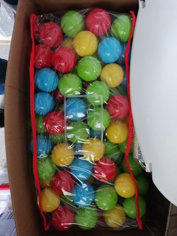 Lot de balles de couleurs