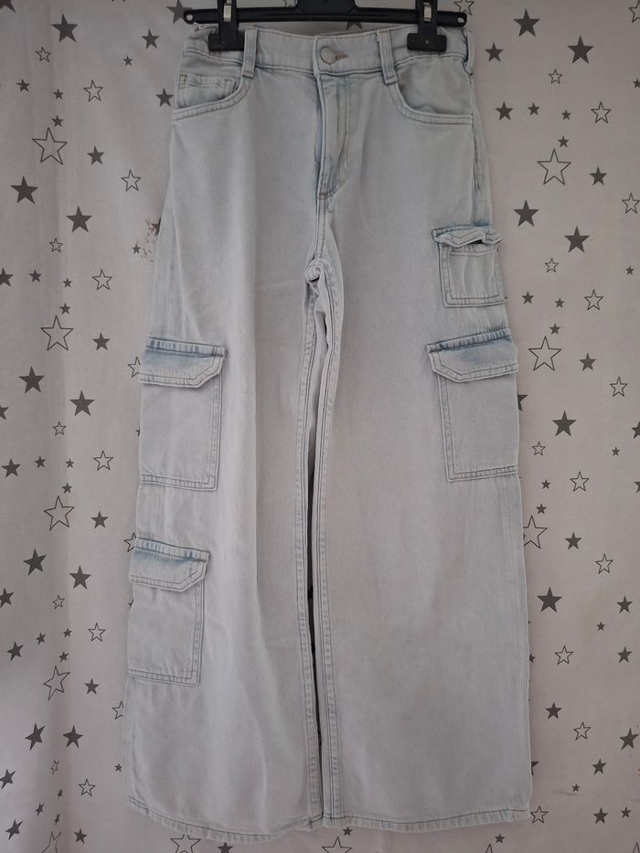 Jeans bleu clair cargo large réglable 12 ans H&M 
Très bon état - photo numéro 8