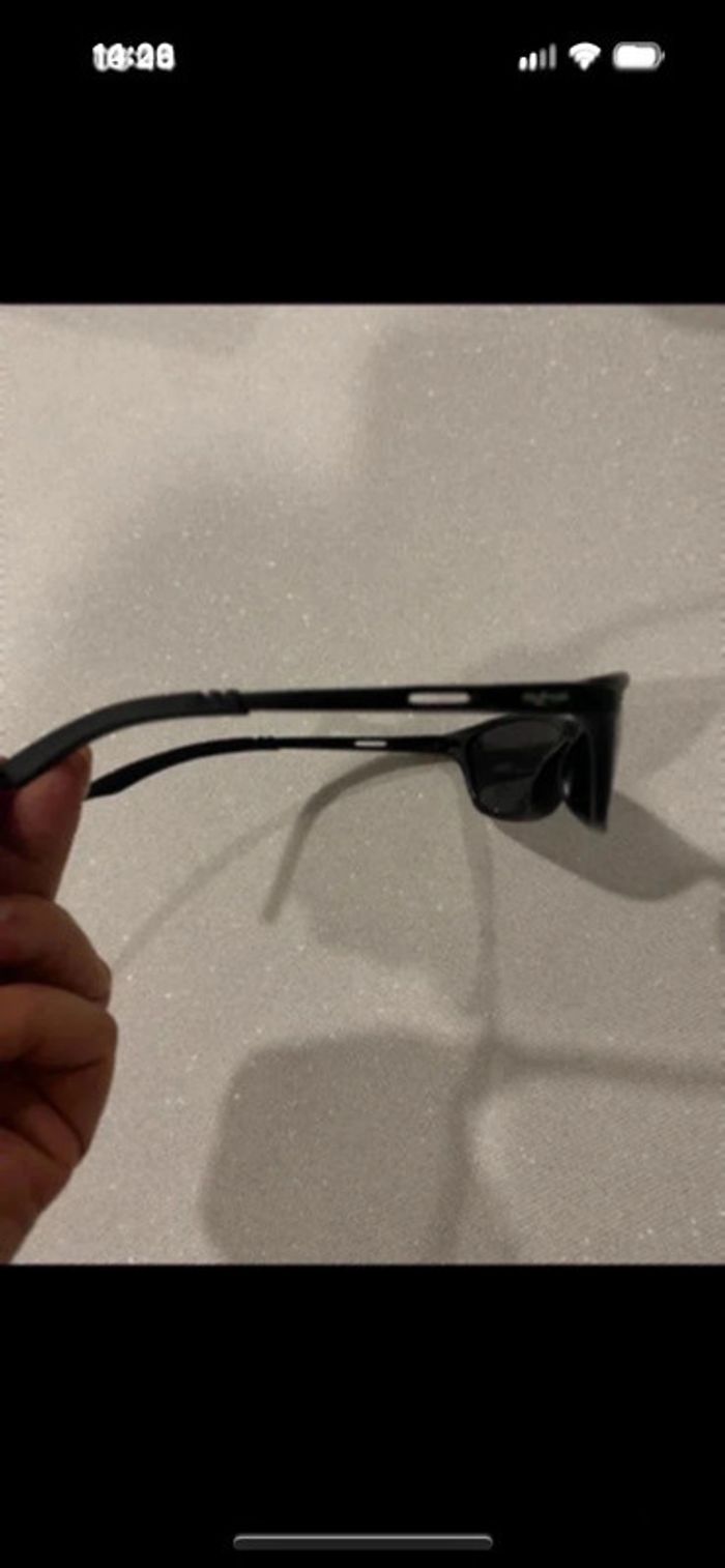 Jolie paire de lunettes de soleil neuves noires Loubsol envoi protégé - photo numéro 10