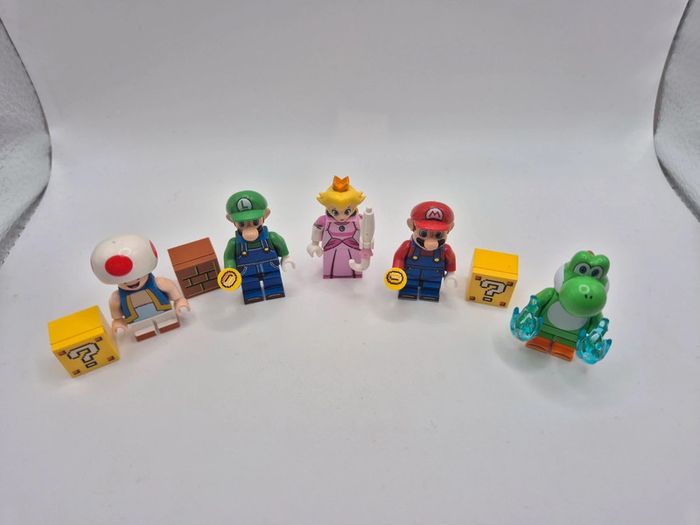 Figurines type lego Mario Princesse Peach Luigi Toad et Yoshi / Super Mario - photo numéro 7