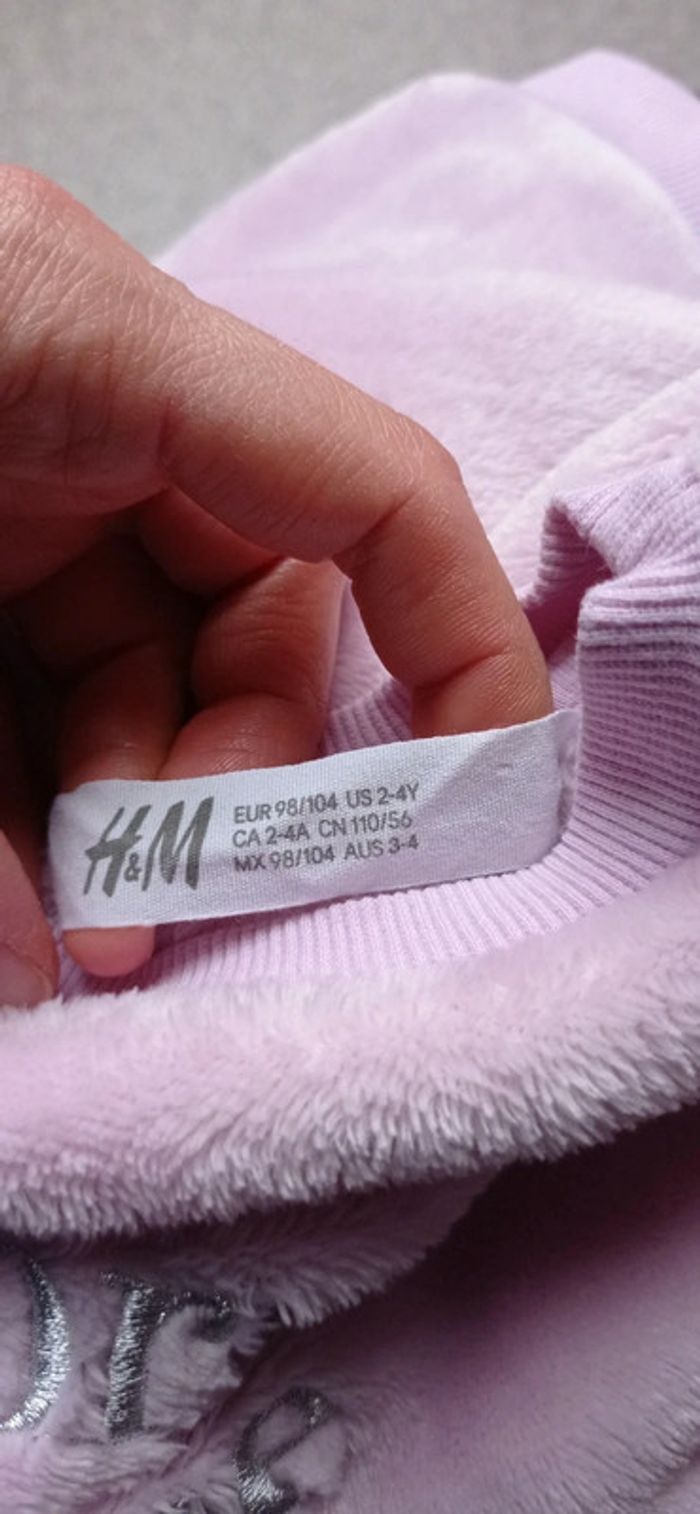 H&M pull doux taille 2/4 ans 
Très bon état - photo numéro 3
