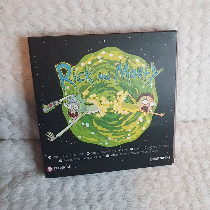 Lot pins Rick and Morty Pin Badge Set S01E01 'Pilot' - photo numéro 3