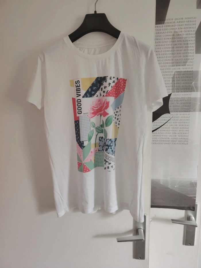 Tee-shirt sans marque 40