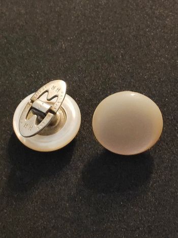Boutons anciens de col ou manchettes