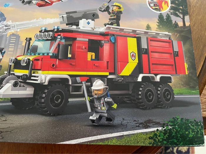 Boîte lego City 60374 Neuve Le camion d’intervention des pompiers - photo numéro 8