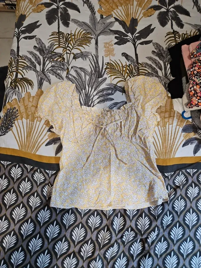 Tee shirt jaune fleuri