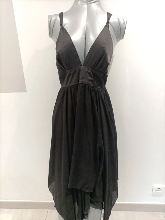 Robe dos nu 👗 - photo numéro 2