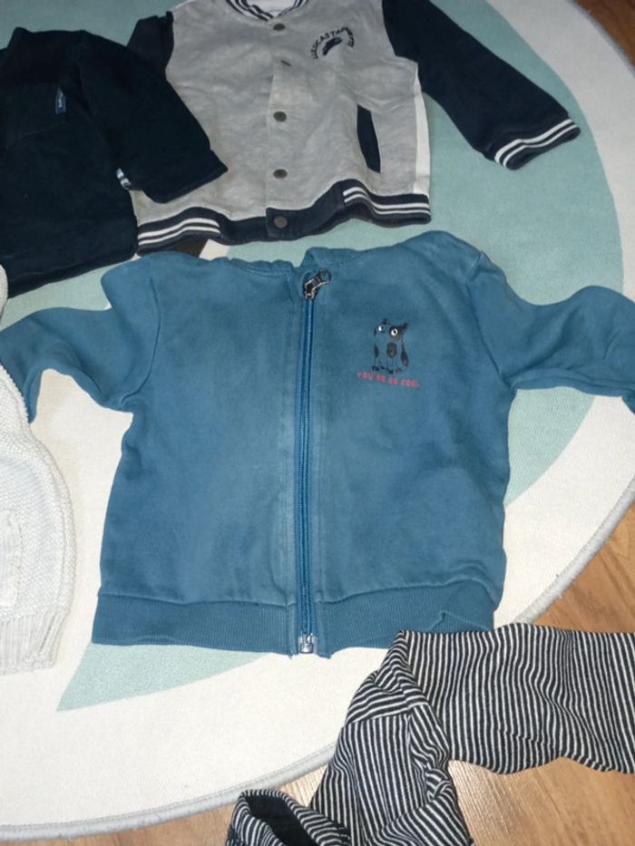 Lot 5 gilets 18 mois - photo numéro 6